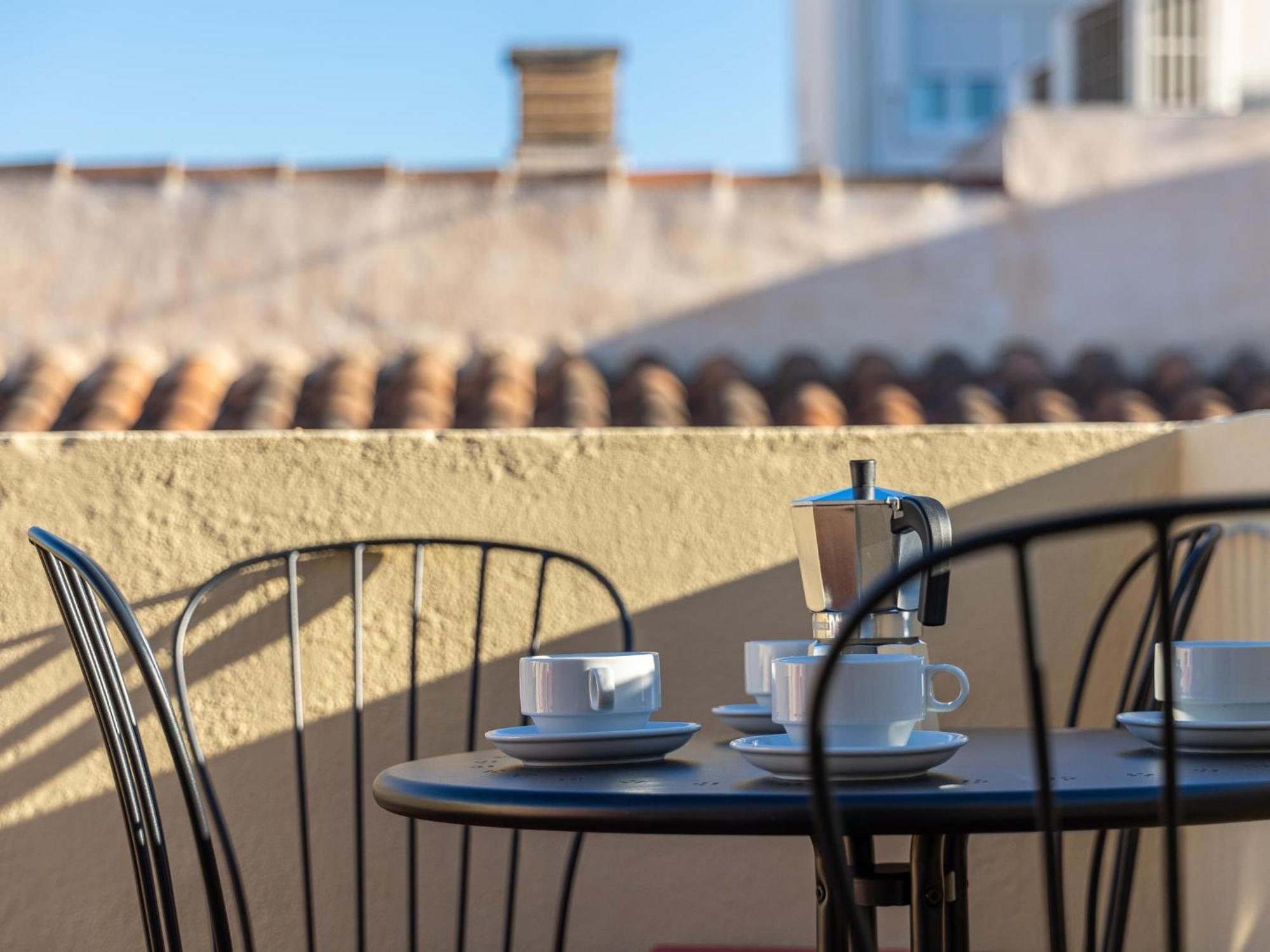 H2M Lazcano With Sunny Terrace In Old Town Málaga Buitenkant foto