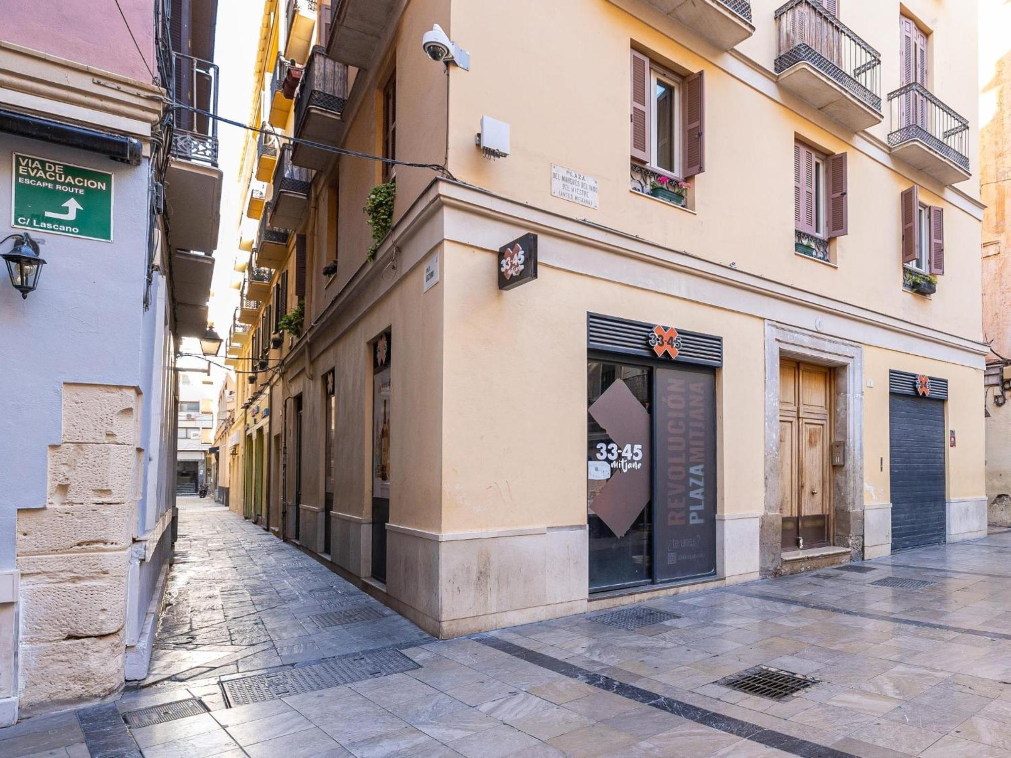 H2M Lazcano With Sunny Terrace In Old Town Málaga Buitenkant foto